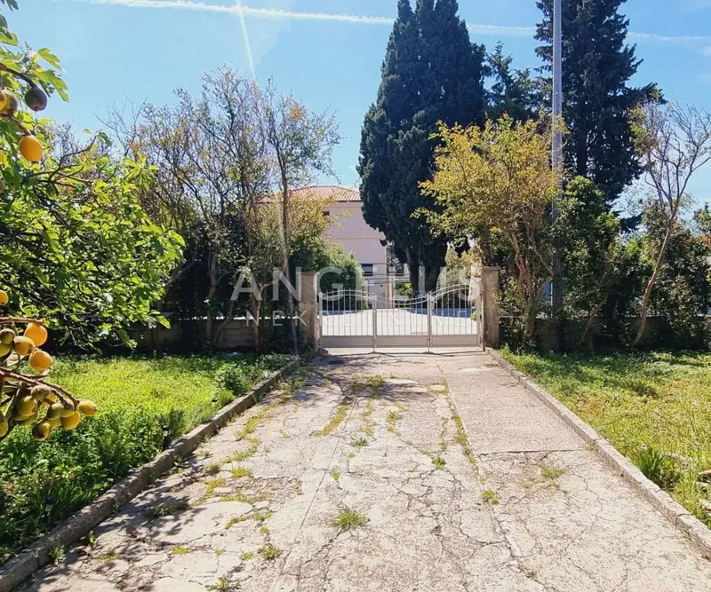Croatia, Kaštel Lukšić - stone house, garden and building. land – 3