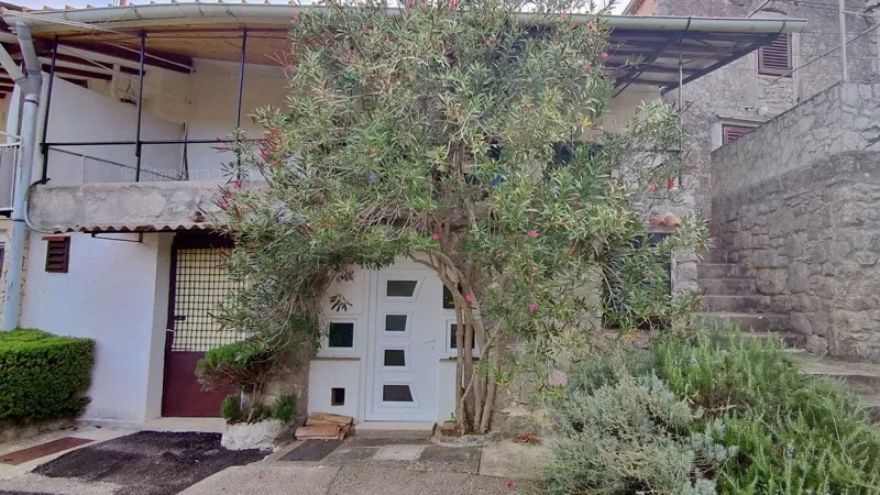 Isola di Krk, dintorni di Krk, casa in pietra a schiera in una posizione tranquilla, in vendita! – 2