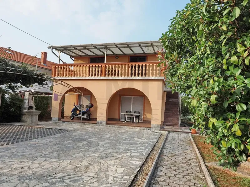 Malinska, surroundings, detached house with 2 apartments in a quiet location, FOR SALE! – 2
