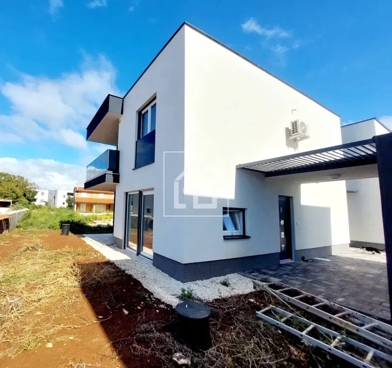 Casa Medulin, ausgezeichnete Lage, neues Gebäude. Haus mit 4 Schlafzimmern und 4 Bädern!! – 2