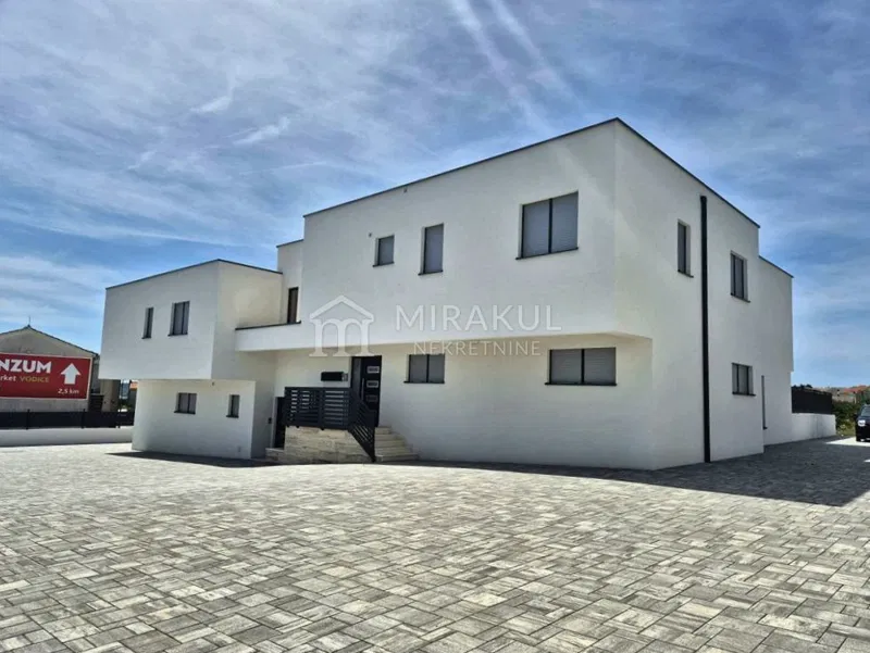 Nekretnine Vodice, NOVOGRADNJA, Moderan stan S6 sa pogledom na more – 3