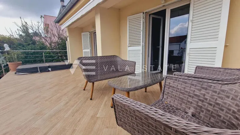 DETACHED HOUSE WITH GARDEN SECOND ROW TO THE SEA – 2
