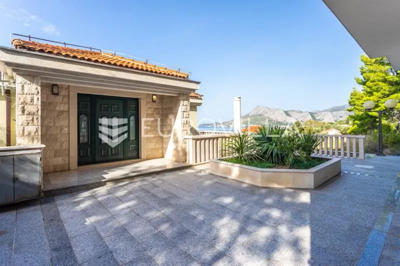 Omiš, apartment house near the beach – 3