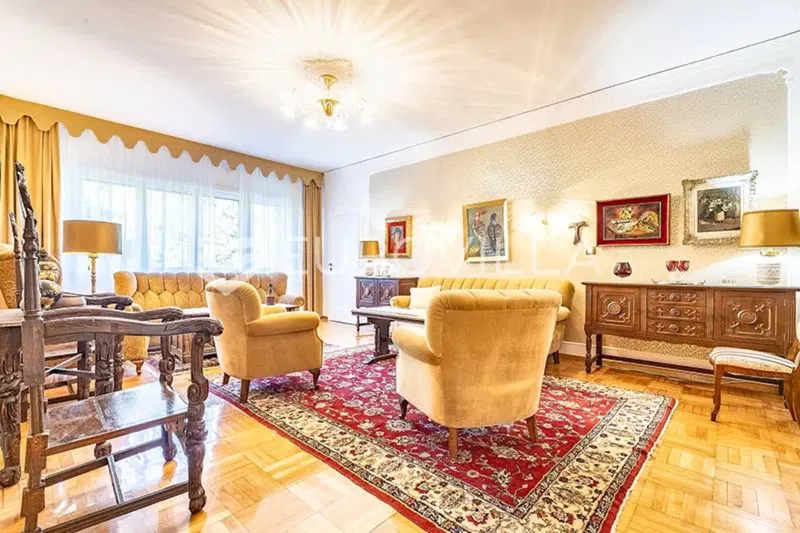Zagreb, Donji Grad, luxurious four-room apartment 140 m2 – 2