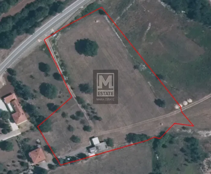 Poreč, surroundings, spacious building plot with legalized building! – 3