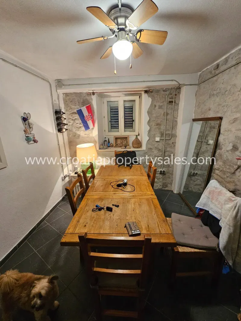 Kastela, old stone house for sale, 300.000 € – 3