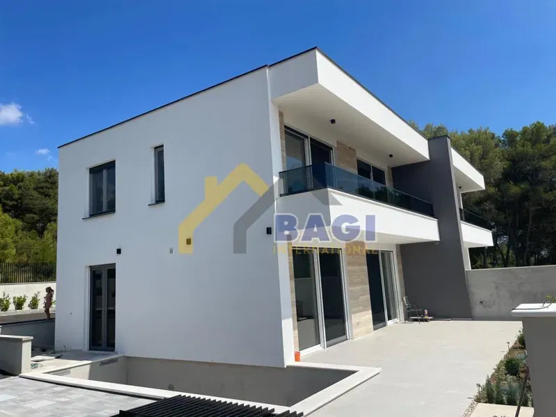Vila s bazenom i dvorištem -Bibinje