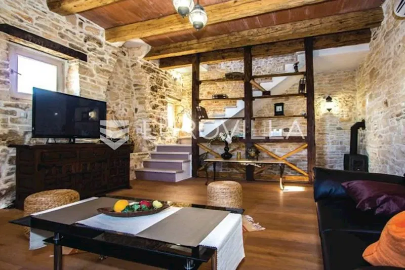 Svetvinčenat, stone Istrian house with swimming pool – 2