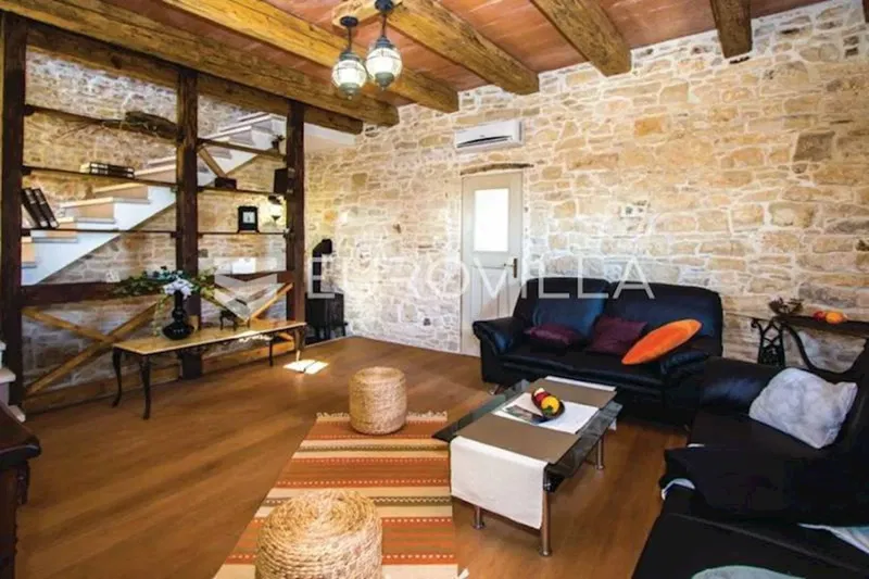 Svetvinčenat, stone Istrian house with swimming pool – 3