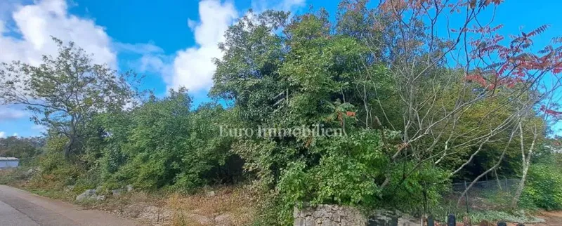 Building plot with partial sea view, near Malinska – 2