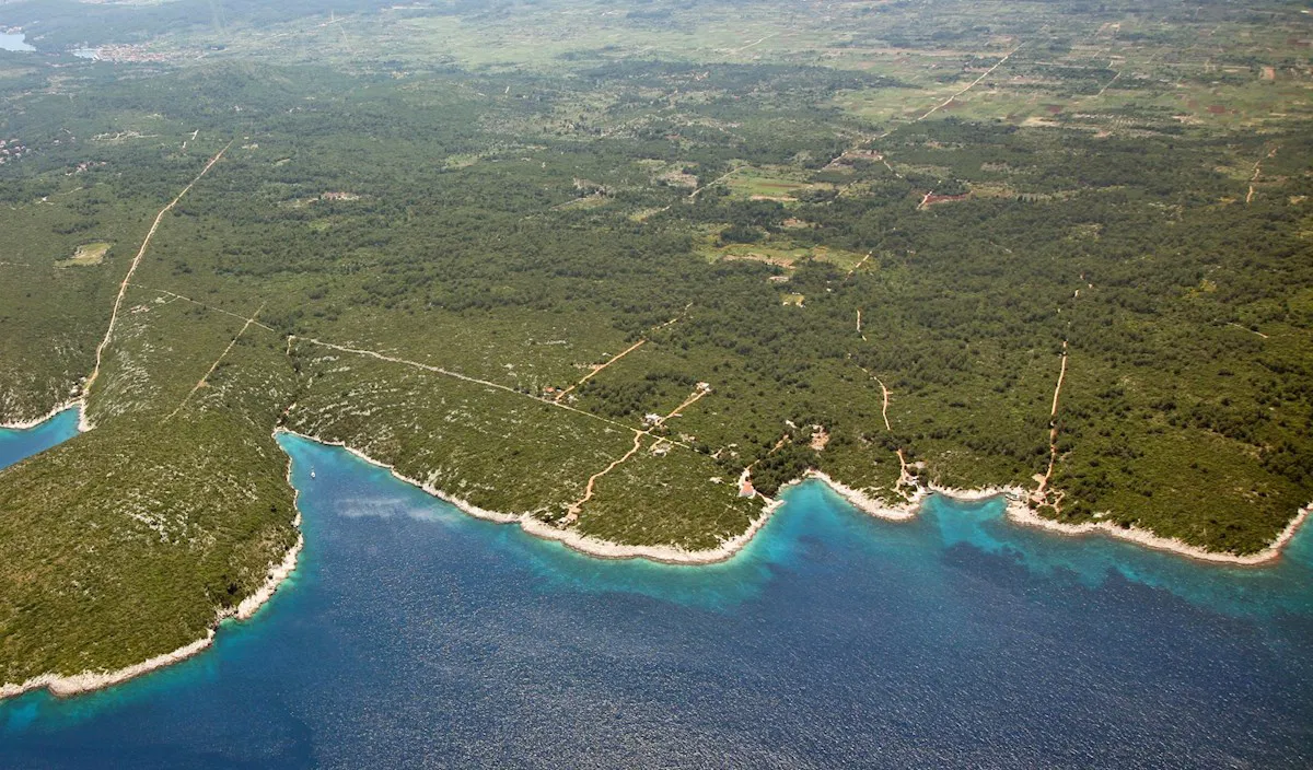 Hvar, Stari Grad (polje) - poljoprivredno zemljište 10.000 m2, prilaz autom