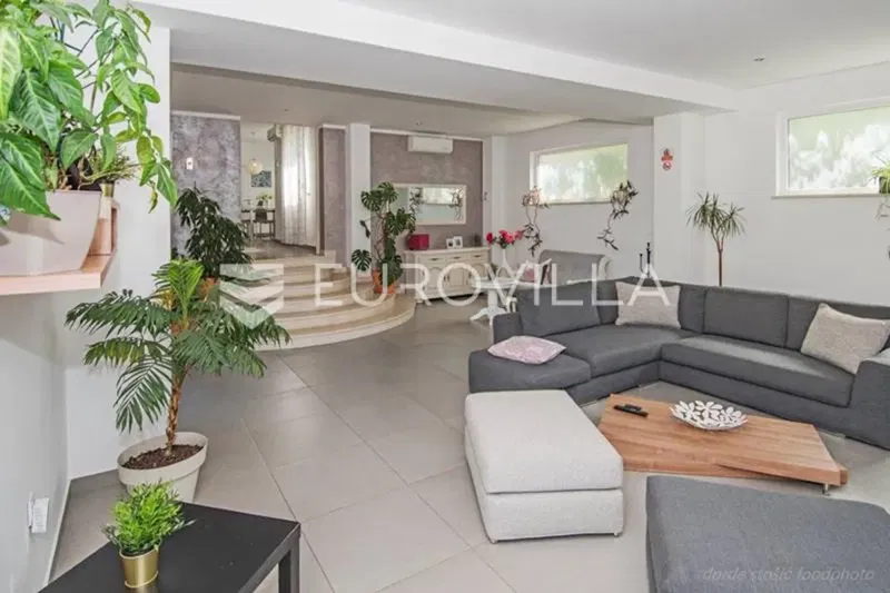 Istra, Medulin, a beautiful detached house on a landscaped garden with a swimming pool – 2