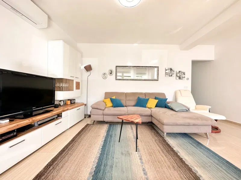 Beautiful apartment with a large garden, Poreč area – 3