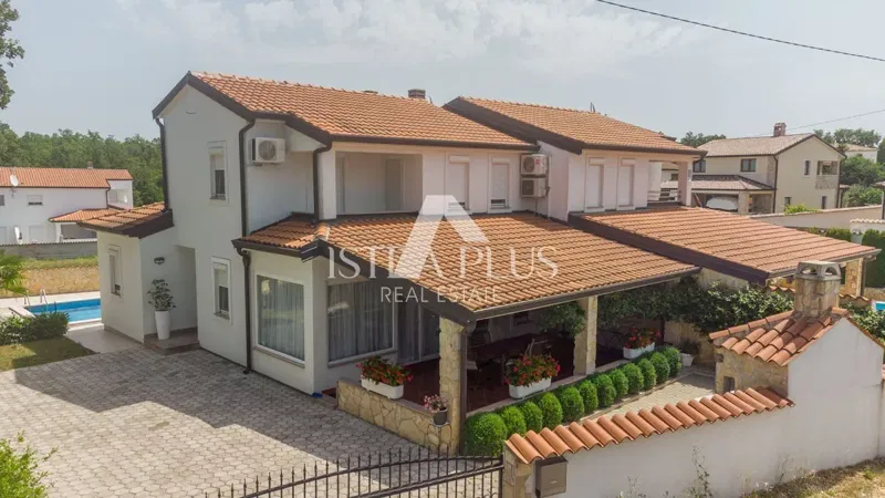 Casa con piscina vicino a Parenzo – 2
