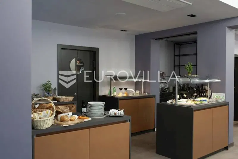 Rovinj: Premium 20-Room Boutique Hotel, 900 m², Renovated 2022 – 2