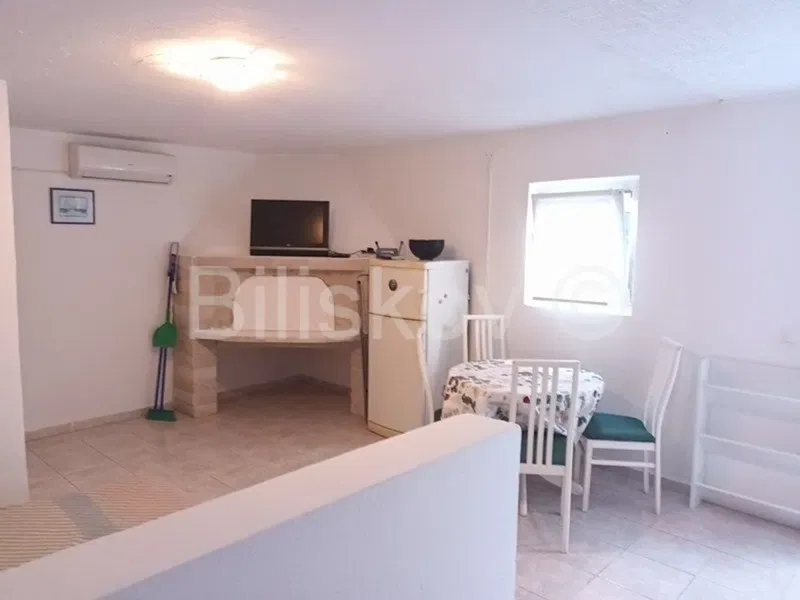 Hvar, apartment for sale 43 m2, 14 m2 (studio app), parking – 2