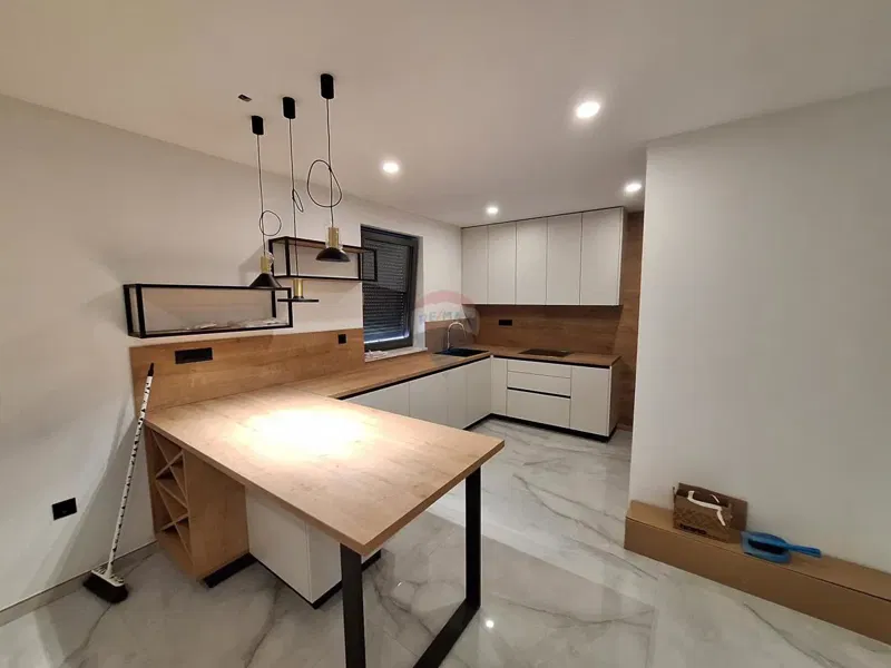 Condo/Apartment Pobri, Opatija - Okolica, 168m2 – 2