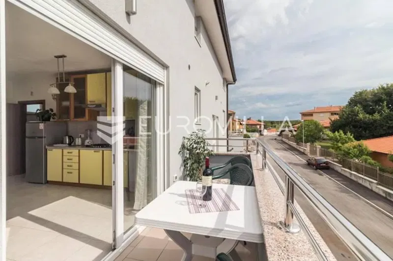 Pula, Valdebek - Modern House with Four Apartments and Established Tourist Rental – 3