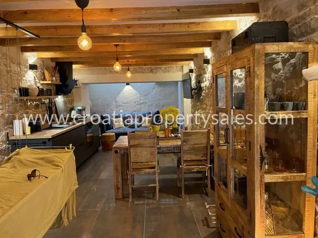 Kastela, old stone house for sale, 350.000 € – 2