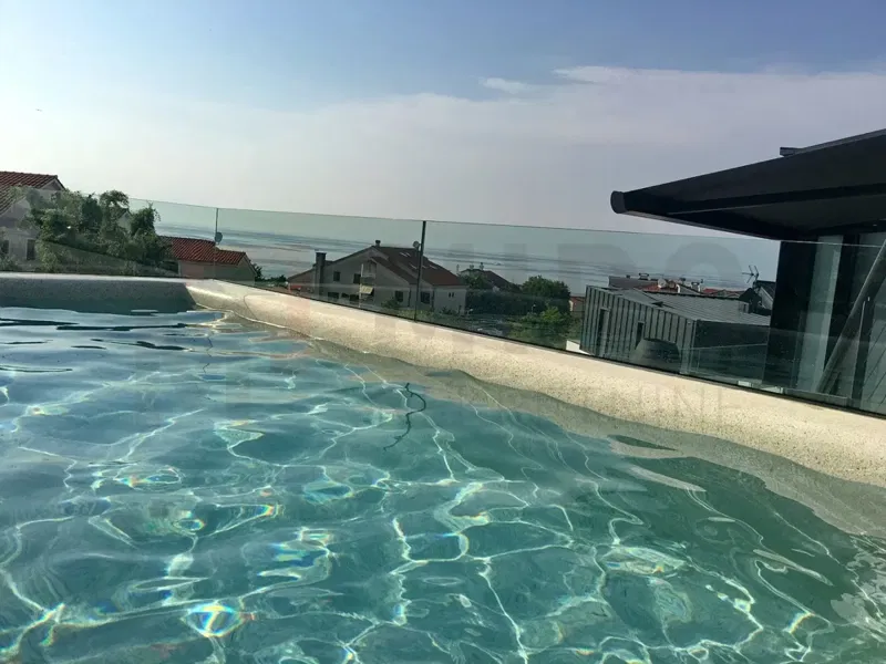 Malinska, exclusive penthouse with pool in a great location 80 m from the sea! – 2