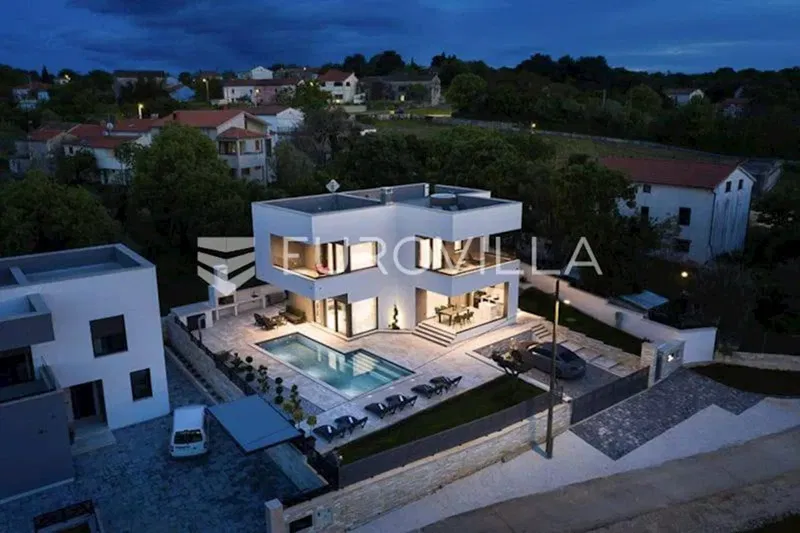 Istria, Rakalj, a beautiful villa with a view of the Raška bay 270 m² – 2