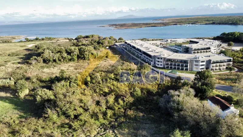 EXCLUSIVE - land in a unique location! – 2