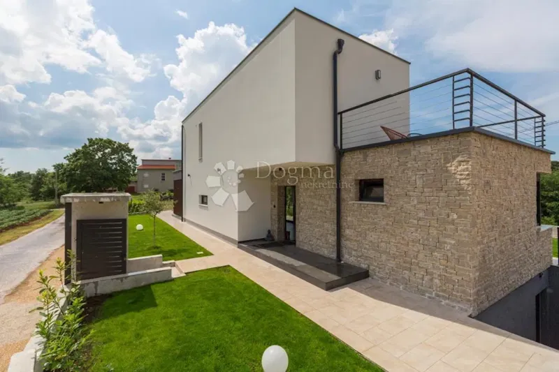 ELEGANT HOLIDAY HOUSE – 3