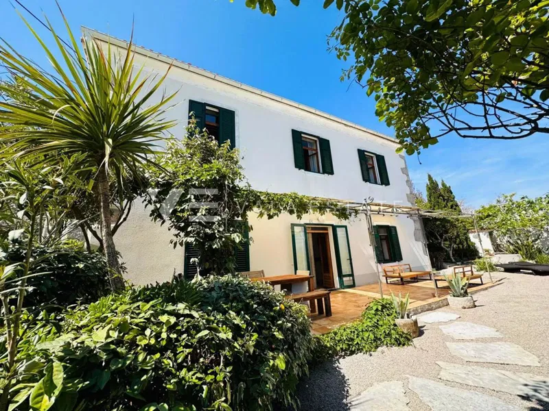 RENOVATED STONE HOUSE IN THE FIRST ROW TO THE SEA AND BEACH – 3