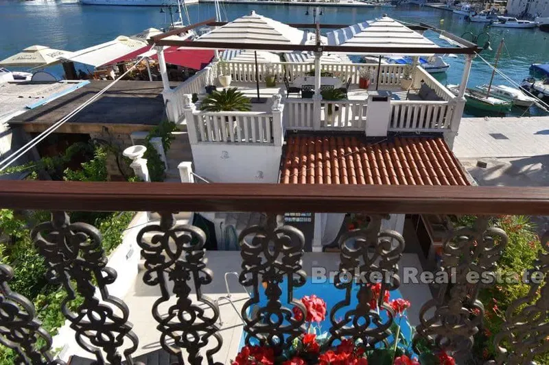 Proprietà unica proprio sul lungomare – 2