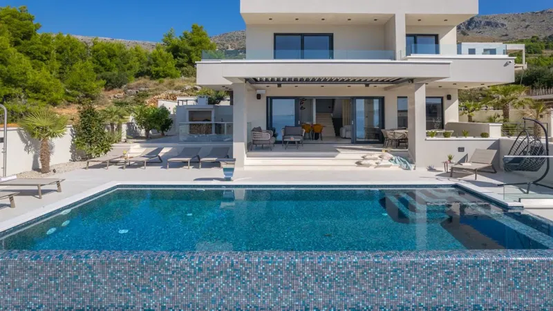 Villa di recente costruzione con piscina e vista mare – 2