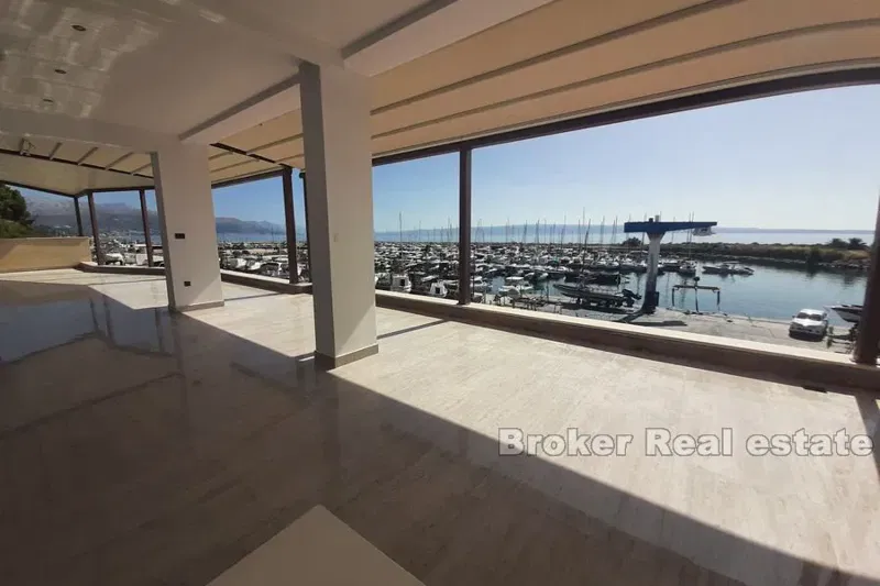 Locale commerciale per ristorante in prima fila sul mare – 2