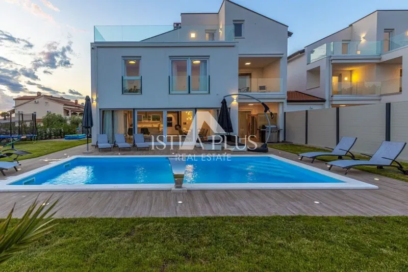 Luxurious modern villa with pool near Poreč – 3