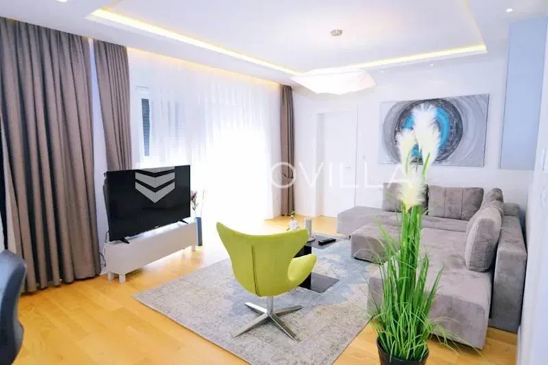 Opatija, Center, modern furnished three-room apartment NKP 85 m2 – 2