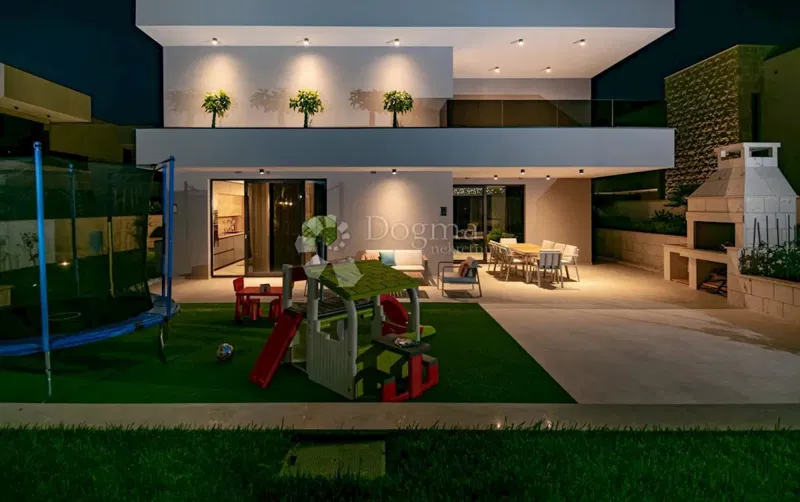 Casa Marina, 370m2 – 2