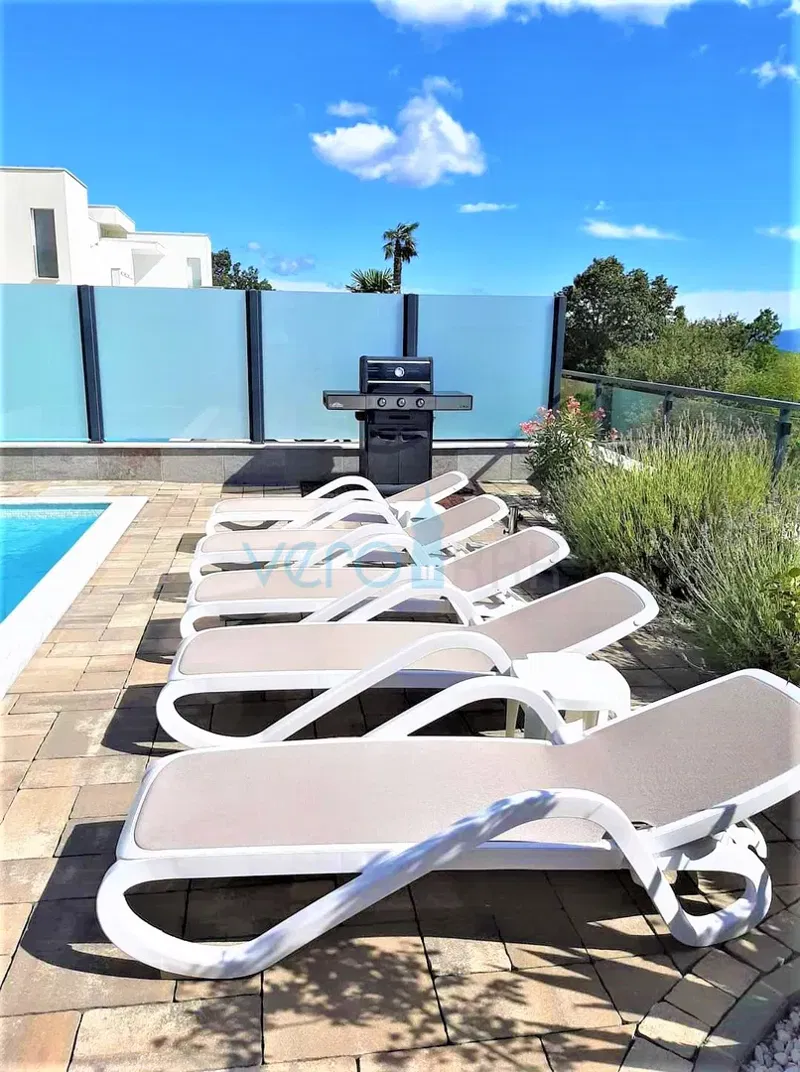 Crikvenica, hinterland - urban villa with pool, for sale – 2