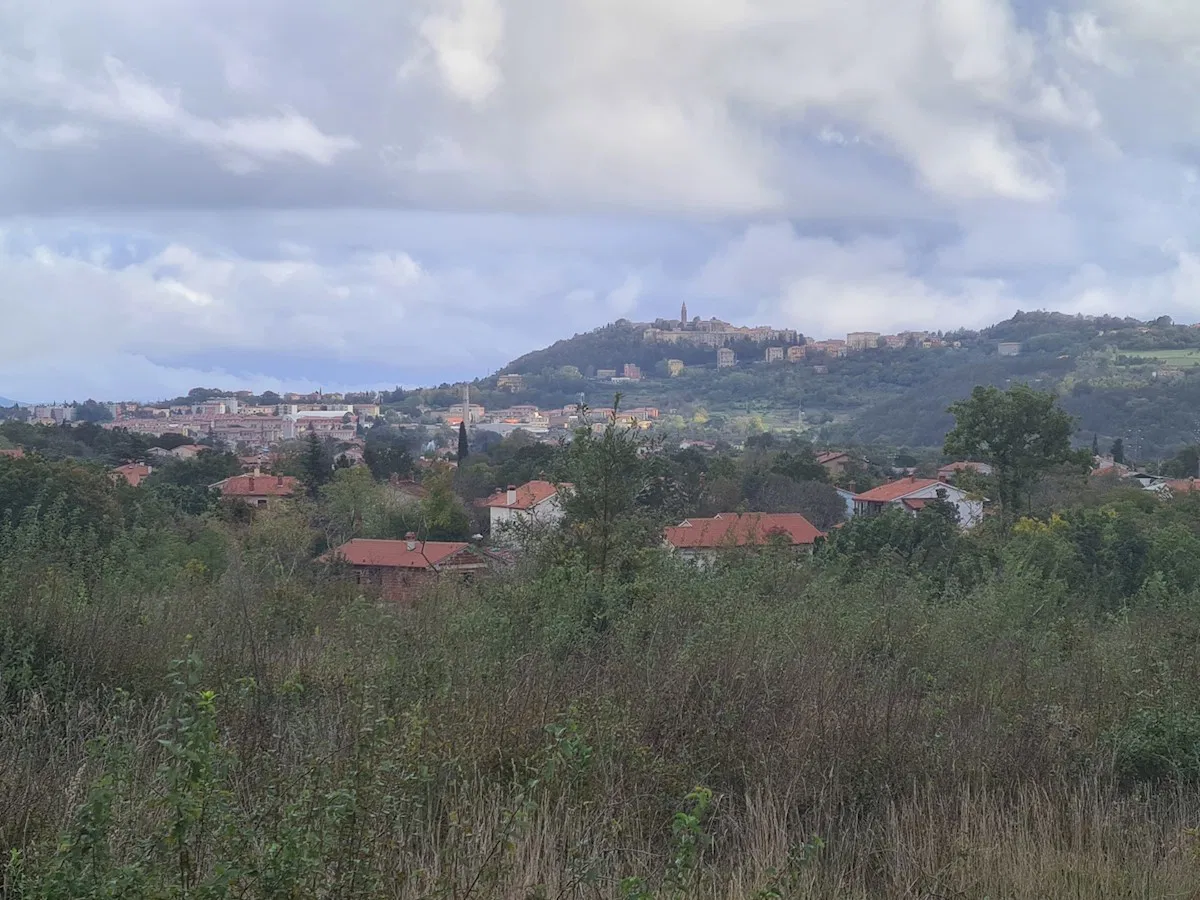 Labin, građevinsko zemljište u predgraađu