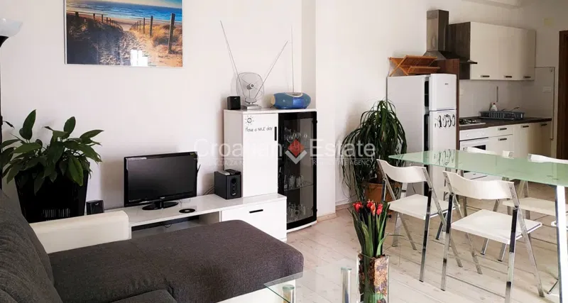 Solta Island – Apartment house with sea view and pool, for sale – 3