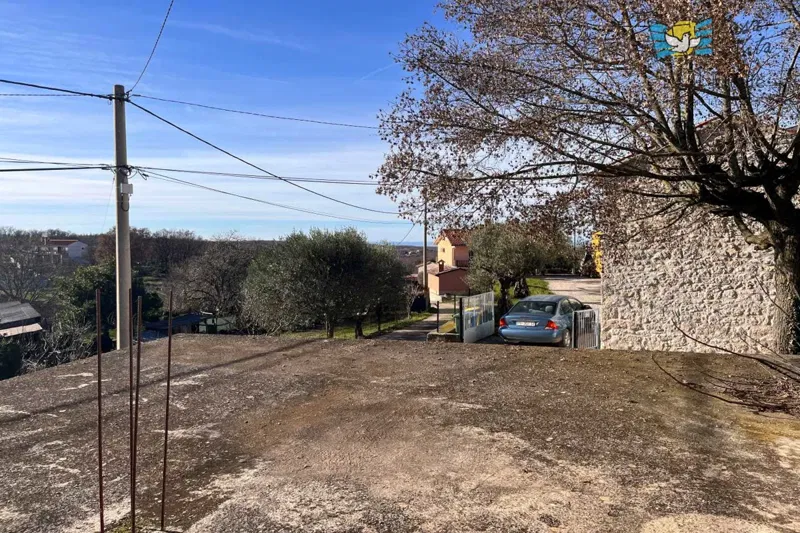 Stone house for renovation - 15 km from Poreč! – 2