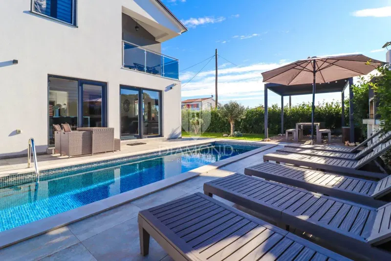 Poreč, surroundings, beautiful modern house with pool! – 3