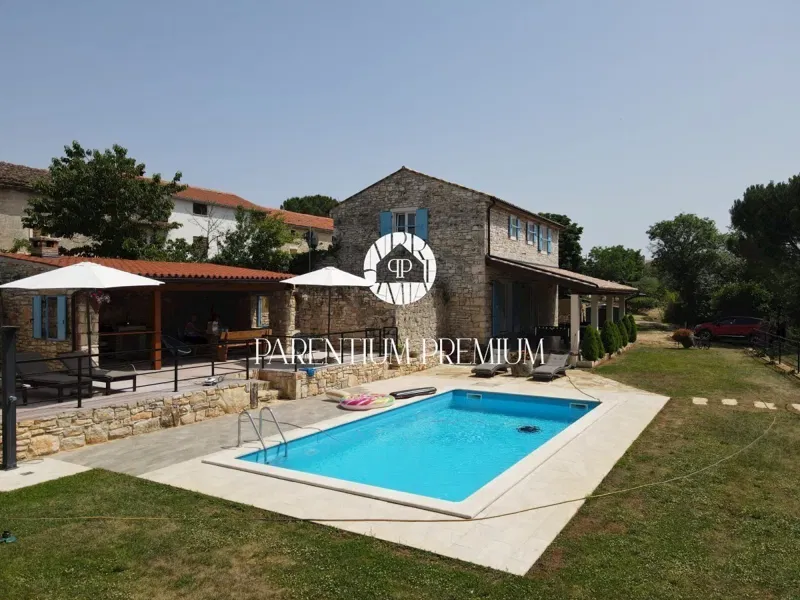 Felújított kőház 6900m2 telekkel – 3