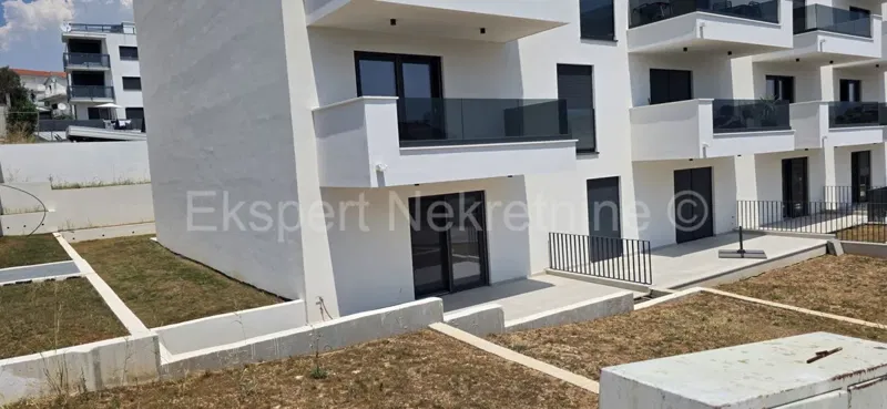 Čiovo, Okrug.G., 2-bedroom apartment 97m2 + 143 m2 garden, – 3