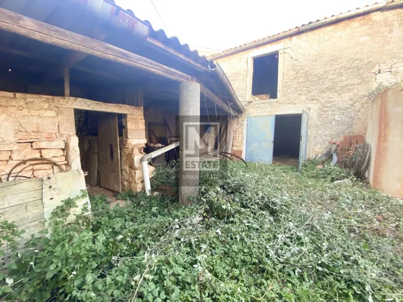 Poreč, surroundings, Three houses for renovation – 3