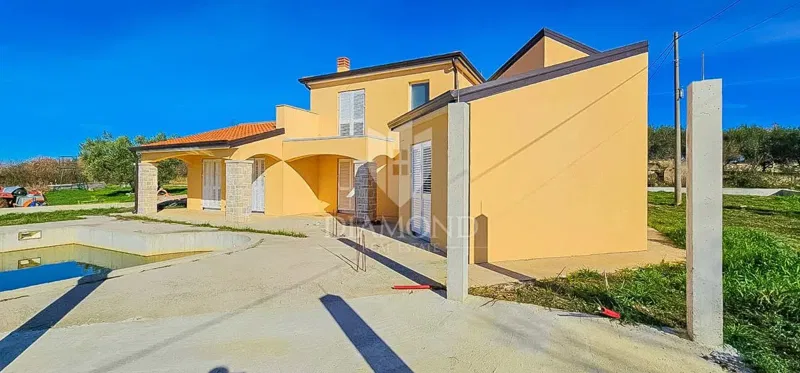 Kastel! Detached house with a swimming pool and a large garden under construction! – 3