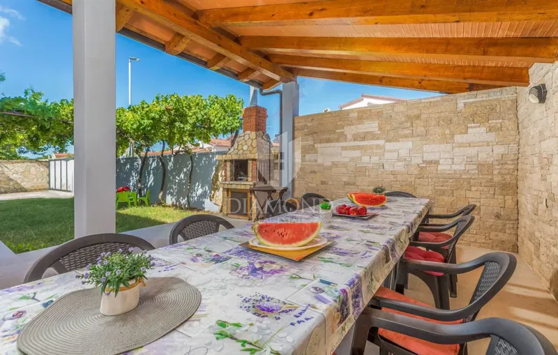 Medolino, casa vicino al mare con tre appartamenti – 3