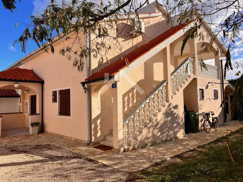House with 3 apartments in the center of Vir - Vir – 3