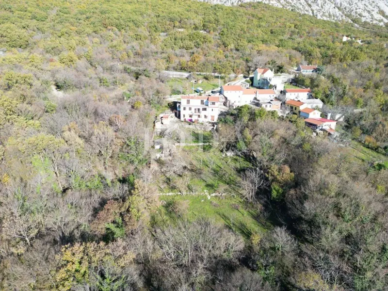 Spacious House with Garden, Expansion Potential, and Investment Ready: Your Ideal Drivenik Retreat – 3