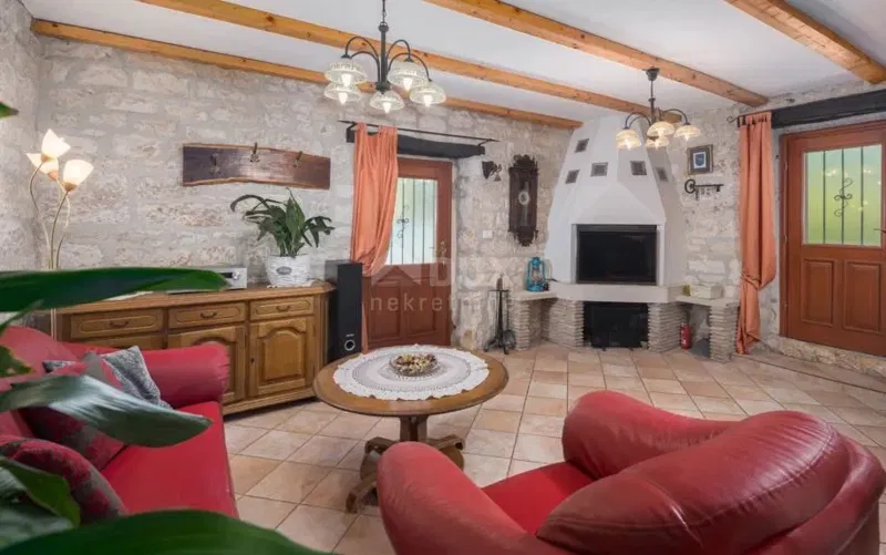 ISTRIA, TINJAN - An indigenous stone beauty with a complex of land – 2