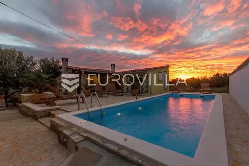 Istria, Pula - Veli vrh, two detached single houses with swimming pool 50 m² and 90 m² – 2