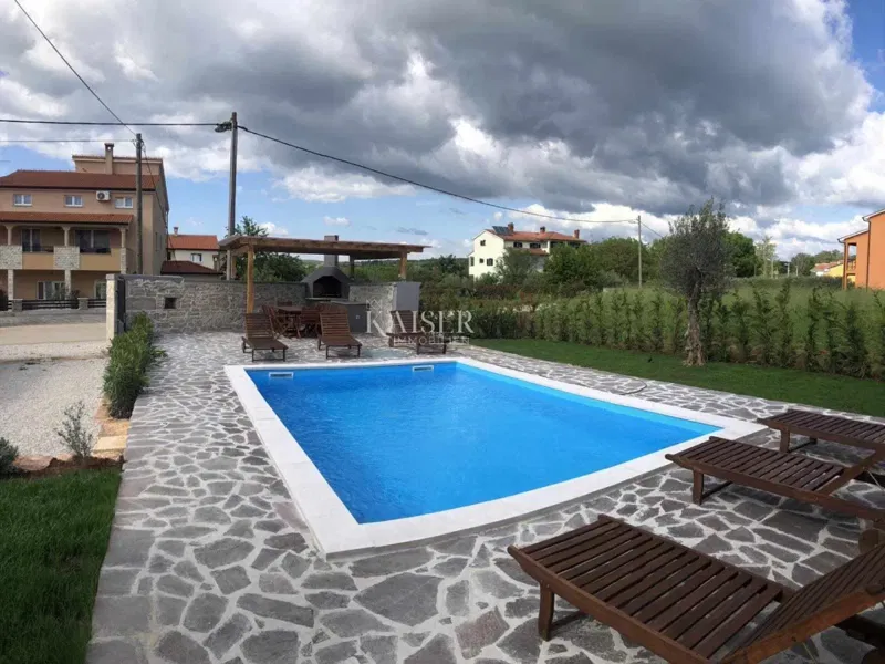 Istria - Parenzo, villa in pietra con piscina – 2
