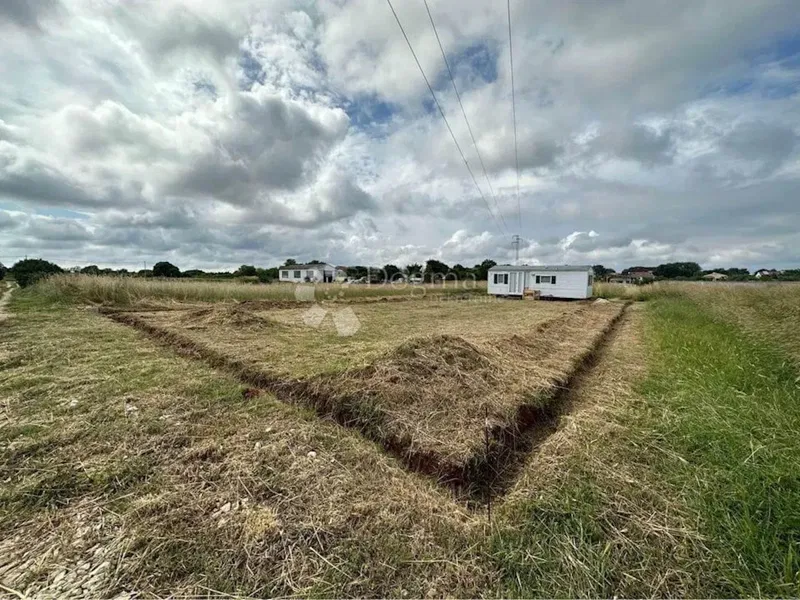 Land Šišan, Ližnjan, 500m2 – 2